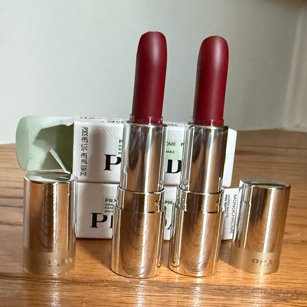 Prada Mini Lipsticks MONOCHROME HYPER MATTE P56 NOTTE, Quantity: 2 - Picture 5 of 8